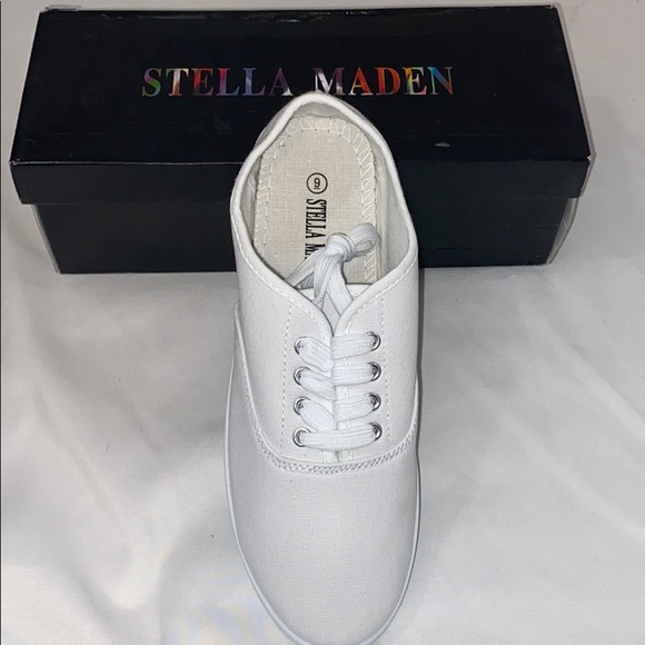 Shoes - Picture 2 of 5